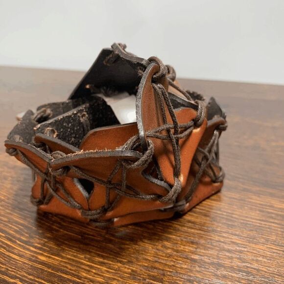 Levi's Women’s Stitched X Link Brown Buckle Belt - Picture 3 of 6